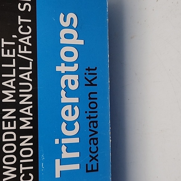 Discovery Kids Triceratops Excavation Kit NWT - Picture 7 of 7